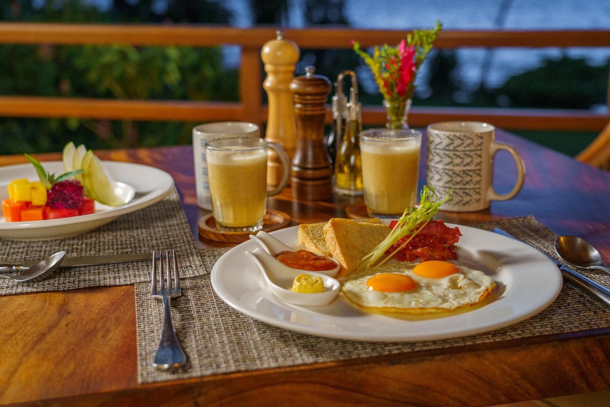 Playa Cativo Lodge Esquinas エクステリア 写真
